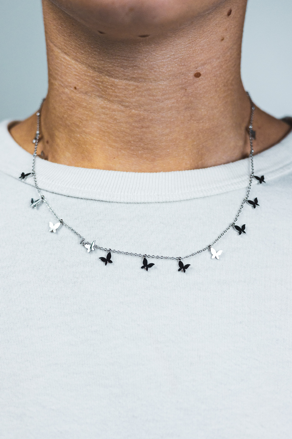 ALI DI LUCE – Collana con charm farfalle